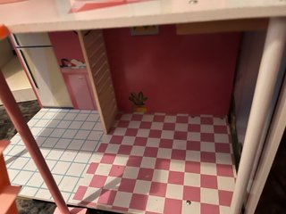 Casa de muñecas con muebles