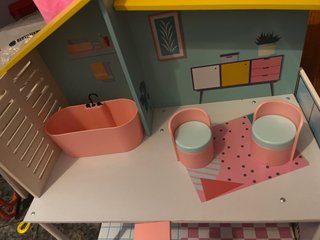 Casa de muñecas con muebles