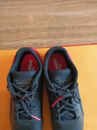Zapatillas Puma niño negras y rojas