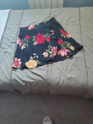 Regalo falda preciosa nueva