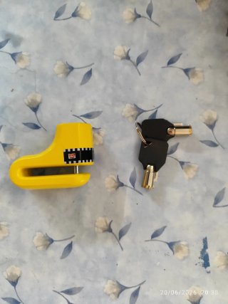 Candado de disco IFAM para moto sin usar