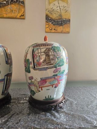 Jarrones de porcelana china con base de madera