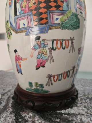 Jarrones de porcelana china con base de madera