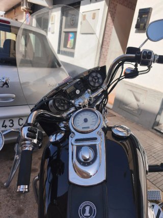 Harley Davidson Dyna Super Glide Negra