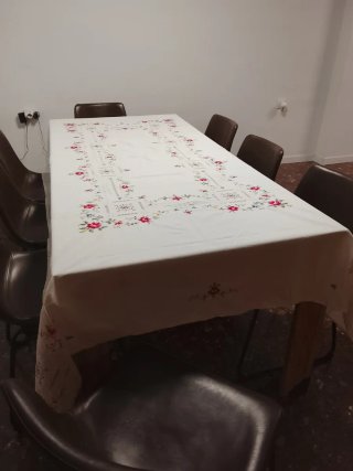 Espectacular,mantel d hilo labrado a mano d 2'5m