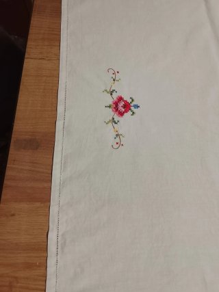 Espectacular,mantel d hilo labrado a mano d 2'5m