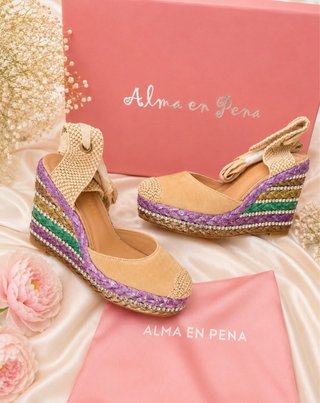 Cuñas sandalias tacón Alma en Pena beige/morado