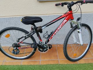 Bicicleta Orbea Roja y Negra