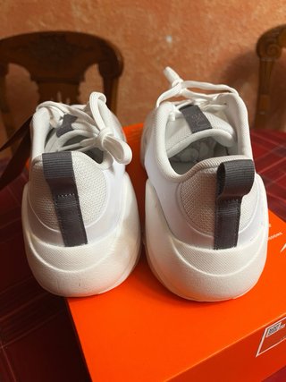 Nike Air Zoom Bella 7 - Zapatillas Deportivas