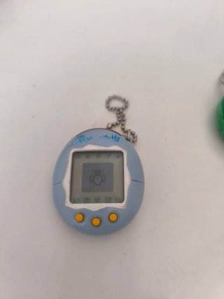 2 Tamagotchi Bandai Azul y Verde