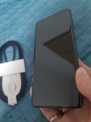 Samsung Galaxy S20+ in nero e grigio spaziale
