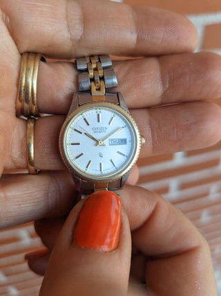 Reloj Vintage Citizen Quartz Day-Date Bicolor 1986