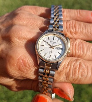 Reloj Vintage Citizen Quartz Day-Date Bicolor 1986