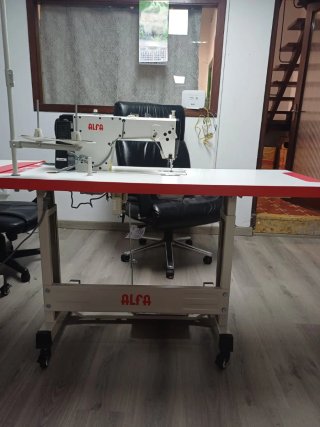 Máquina de coser Alfa plana y remalladora