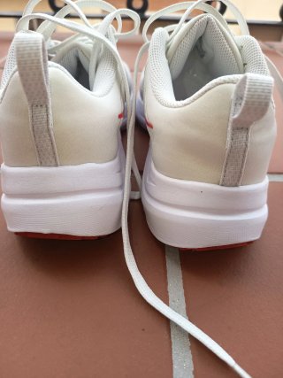 Zapatillas Nike Running Blancas y Rojas