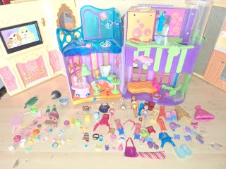 Lote Muñecas Barbie y Bratz etc + Ropita y mas