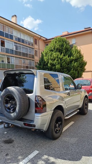 Mitsubishi Montero 2004