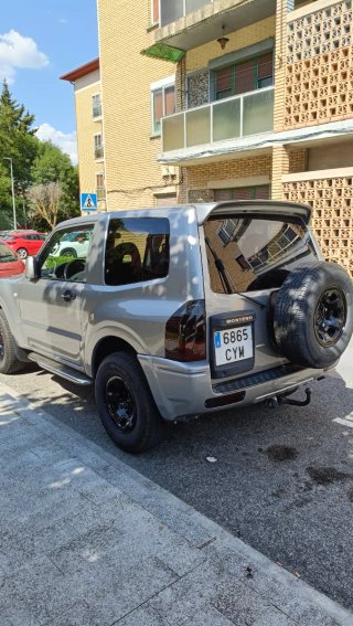 Mitsubishi Montero 2004