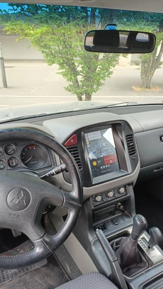 Mitsubishi Montero 2004