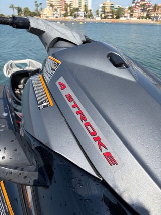 Moto de agua Yamaha VX 1100 Deluxe 3 pax  110 CV