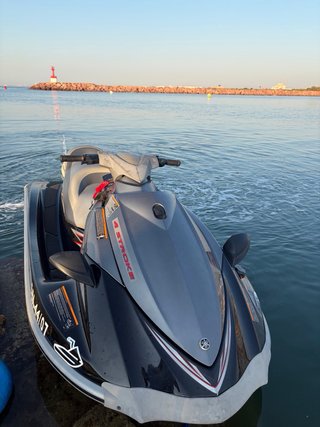 Moto de agua Yamaha VX 1100 Deluxe 3 pax  110 CV