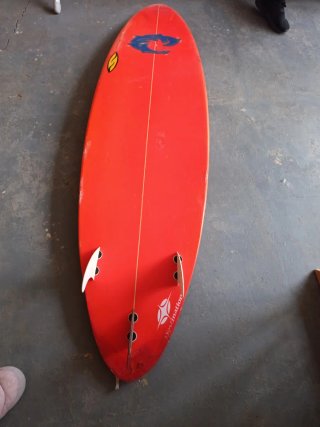 Tabla de surf colorida