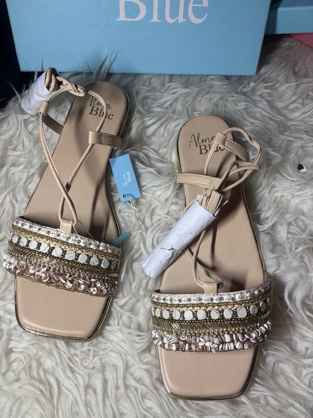 Sandalias Alma Blue Beige y Doradas