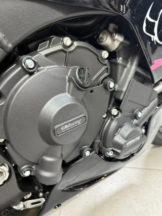 Yamaha R1 2025 Competición