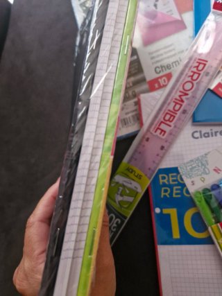 Lote material escolar: bolígrafos, rotulador, pega