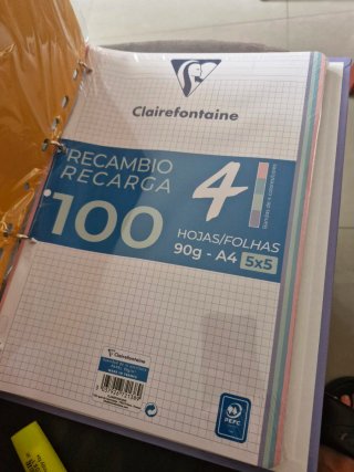 Lote material escolar: bolígrafos, rotulador, pega