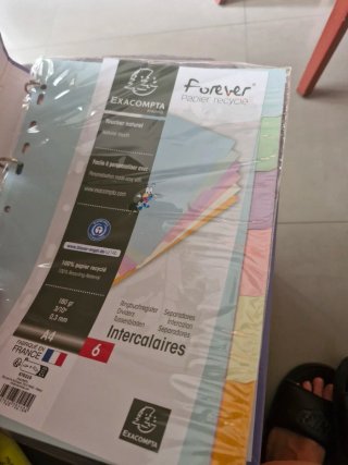 Lote material escolar: bolígrafos, rotulador, pega