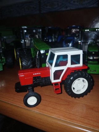 Tractor EBRO 6100 Joal