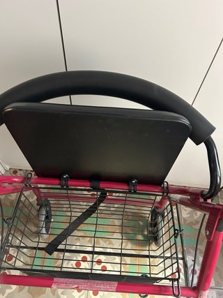 Andador Plegable con Asiento y 4 Ruedas con freno.