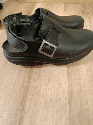Zuecos MBT Negro Talla 42