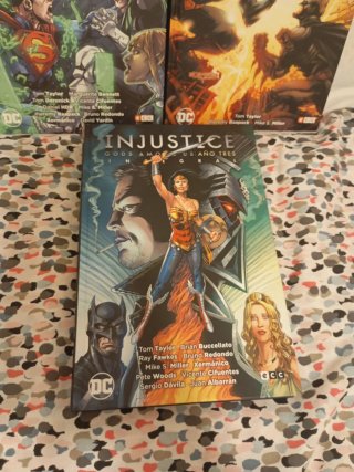 Injustice año uno , dos y tres (integral)