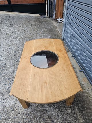 Mesa redonda de madera maciza