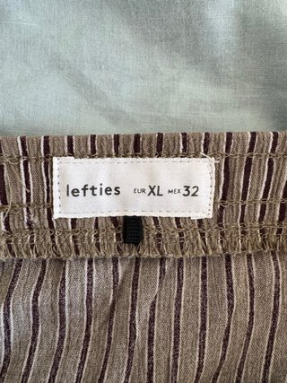 Pantalón marrón de rayas