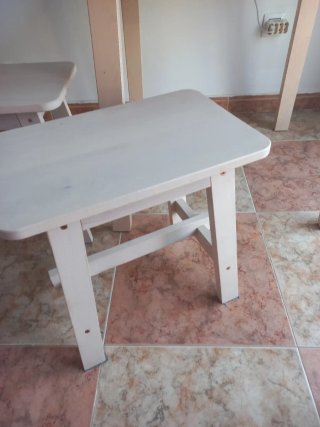 Conjunto mesa y 2 taburetes madera