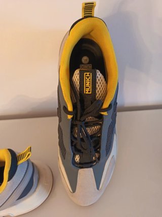 Zapatillas Munich grises y amarillas