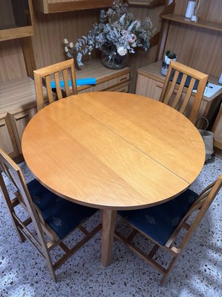 Mesa redonda madera y 6 sillas