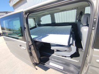 Mercedes viano Camper con cama y mesa