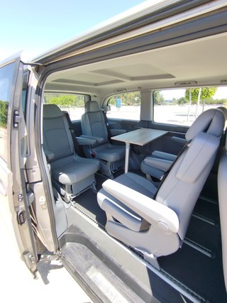 Mercedes viano Camper con cama y mesa