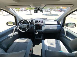 Mercedes viano Camper con cama y mesa