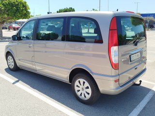 Mercedes viano Camper con cama y mesa