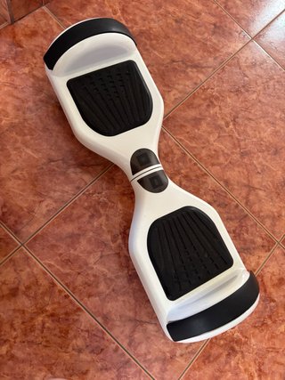 Patinete eléctrico blanco