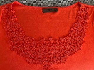 Camiseta de chica. Cortefiel. Talla L.