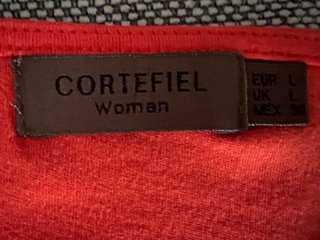 Camiseta de chica. Cortefiel. Talla L.
