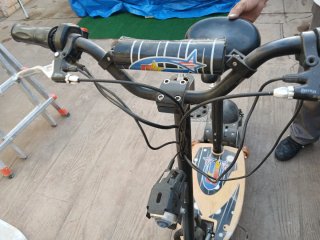 Patinete eléctrico con asiento