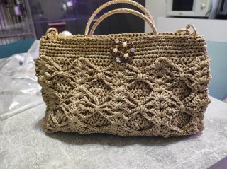 Borsa uncinetto beige con catena