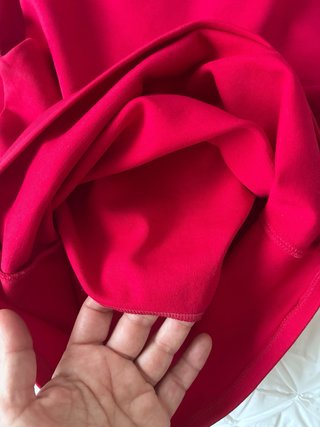Camiseta Zara sin mangas roja